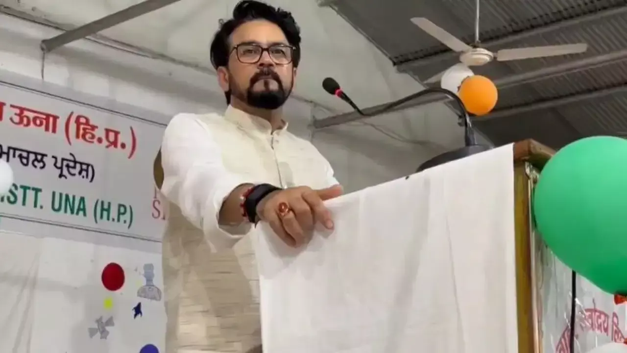 ഹനുമാനാണ് ആദ്യത്തെ ബഹിരാകാശ യാത്രികൻ; സ്കൂൾ വിദ്യാര്‍ഥികളോട് ബിജെപി എംപി അനുരാഗ് താക്കൂര്‍