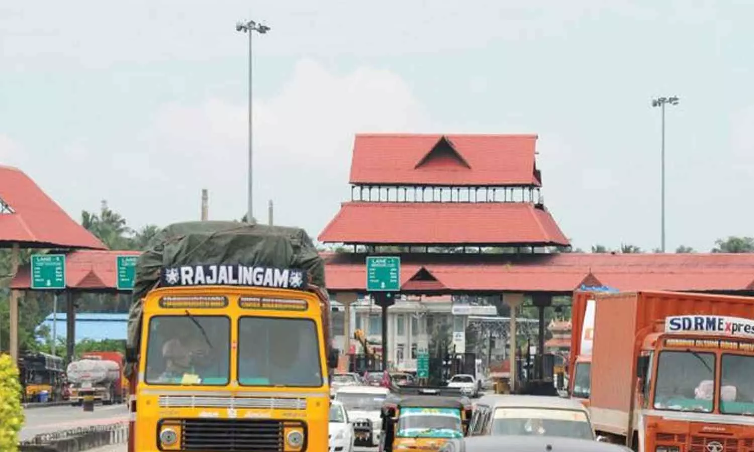 പാലിയേക്കരയിൽ ടോൾപിരിക്കാനുള്ള നീക്കത്തിന് തിരിച്ചടി; ദേശീയപാതാ അതോറിറ്റിയുടെ ആവശ്യം ഹൈക്കോടതി തള്ളി പാലിയേക്കരയിൽ ടോൾപിരിക്കാനുള്ള നീക്കത്തിന് തിരിച്ചടി; ദേശീയപാതാ അതോറിറ്റിയുടെ ആവശ്യം ഹൈക്കോടതി തള്ളി