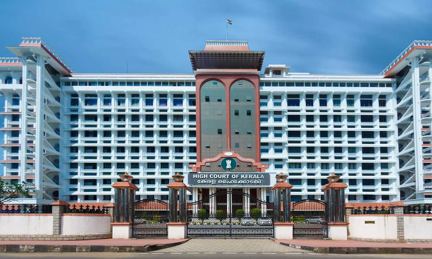 അല്‍ അസ്ഹര്‍ ലോ കോളജിലെ യൂണിയന്‍ തെരഞ്ഞെടുപ്പ്: മൂന്ന് ദിവസത്തിനകം പൂര്‍ത്തിയാക്കണമെന്ന് ഹൈക്കോടതി