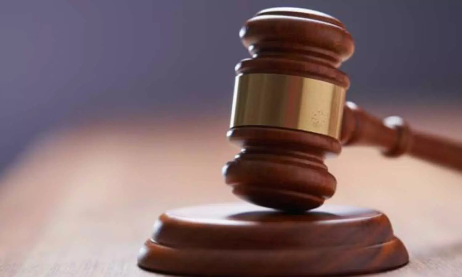 ലൈംഗികാധിക്ഷേപ പരാതി; ചവറ കുടുംബ കോടതി മുന് ജഡ്ജിക്ക് സസ്പെന്ഷന് ലൈംഗികാധിക്ഷേപ പരാതി; ചവറ കുടുംബ കോടതി മുന് ജഡ്ജിക്ക് സസ്പെന്ഷന്