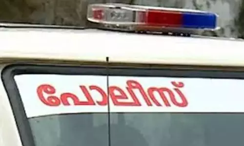 ഗതാഗത നിയമ ലംഘനത്തിനുള്ള പിഴത്തുക തട്ടിയ കേസിൽ പ്രതിയായ വനിതാ പൊലീസ് ഉദ്യോഗസ്ഥ കസ്റ്റഡിയിൽ