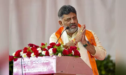 ജന്മനാ കോണ്‍ഗ്രസുകാരന്‍,മരിക്കുന്നതും അങ്ങനെ തന്നെ; ആര്‍എസ്എസ് ഗാനാലാപന വിവാദത്തില്‍ ക്ഷമ ചോദിച്ച് ഡി.കെ ശിവകുമാര്‍