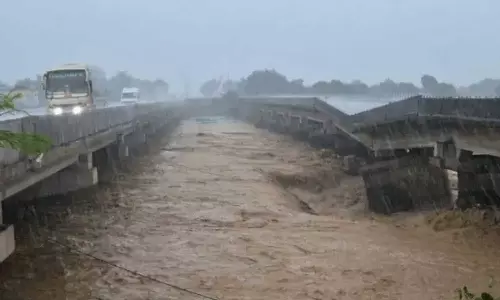 ജമ്മു കശ്മീരില്‍ വീണ്ടും മേഘവിസ്‌ഫോടനം ; മിന്നല്‍ പ്രളയത്തില്‍ നാല് മരണം
