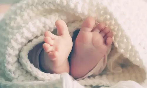 നവജാത ശിശു മരിച്ചത് പ്രസവത്തിനിടെയെന്ന് പോസ്റ്റുമോര്‍ട്ടം റിപ്പോര്‍ട്ട്; മാതാപിതാക്കള്‍ക്കെതിരെ കേസ് എടുത്തു