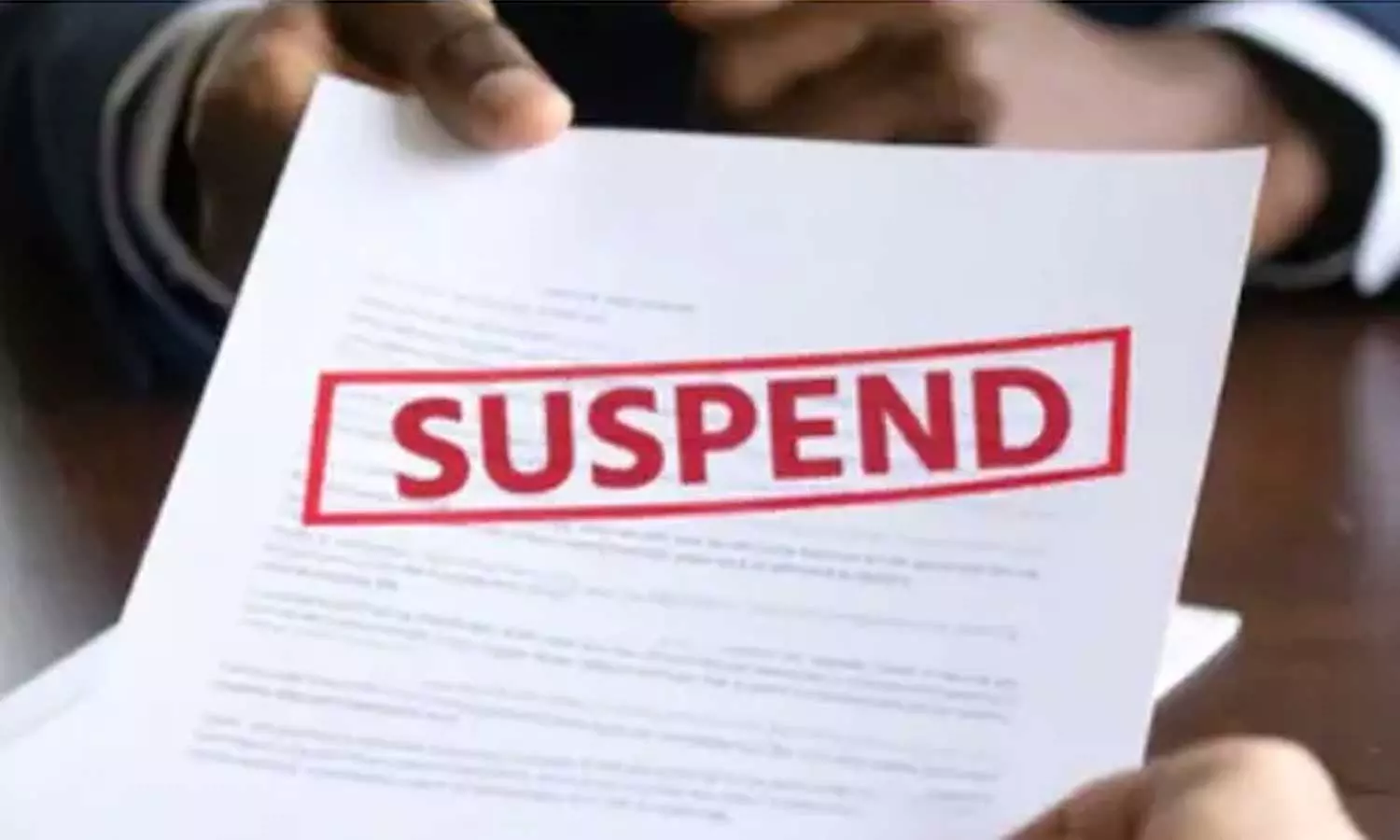 കൊല്ലത്ത് പ്ലസ്ടു വിദ്യാർഥിയെ മർദിച്ച അധ്യാപകന് സസ്‌പെൻഷൻ