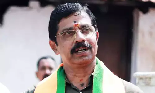 പീഡന പരാതി തള്ളി കൃഷ്ണകുമാർ; സ്വത്തുതർക്കമെന്ന് വിശദീകരണം പീഡന പരാതി തള്ളി കൃഷ്ണകുമാർ; സ്വത്തുതർക്കമെന്ന് വിശദീകരണം