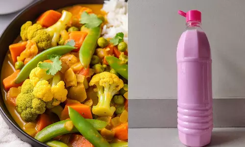 രുചിച്ചു നോക്കുമ്പോൾ അസാധാരണ ഗന്ധം; ഛത്തീസ്ഗഢില്‍  സർക്കാർ റെസിഡൻഷ്യൽ ഹോസ്റ്റലില്‍ പാകം ചെയ്ത ഭക്ഷണത്തില്‍ ഫിനൈൽ ചേർത്തു, ദുരന്തമൊഴിവായത് തലനാരിഴക്ക്