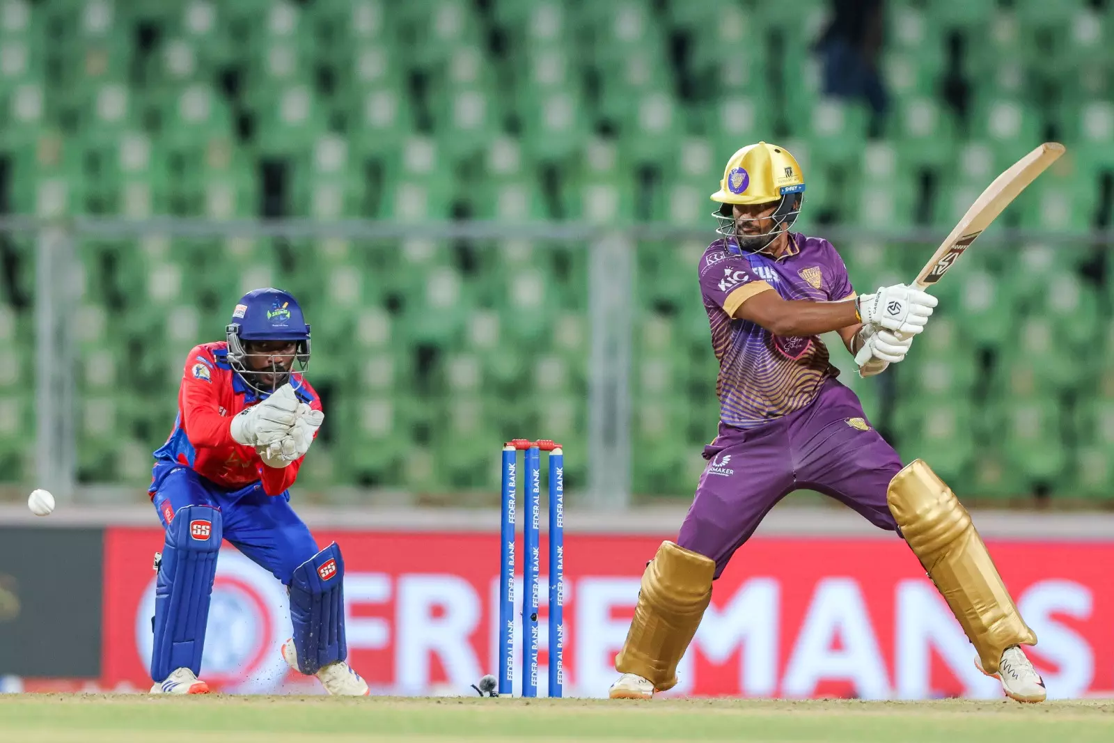 ആവേശപ്പോരാട്ടത്തിൽ കൊല്ലം സെയിലേഴ്സിനെ രണ്ട് റൺസിന് തോല്പിച്ച് ആലപ്പി റിപ്പിൾസ്