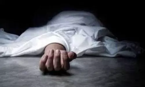 കാസര്ക്കോട്ട് ആസിഡ് ഉള്ളില്ചെന്ന് മാതാപിതാക്കളും മകനും മരിച്ചു; കൂട്ട ആത്മഹത്യയെന്ന് സംശയം കാസര്ക്കോട്ട് ആസിഡ് ഉള്ളില്ചെന്ന് മാതാപിതാക്കളും മകനും മരിച്ചു; കൂട്ട ആത്മഹത്യയെന്ന് സംശയം