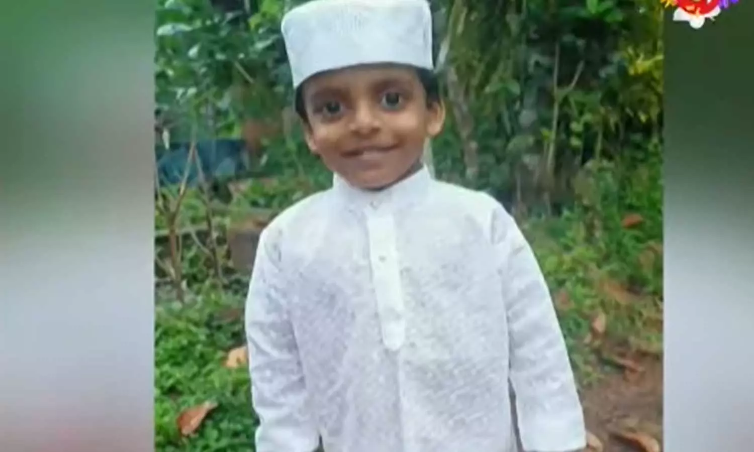 മട്ടന്നൂരിൽ മിനിയേച്ചർ ലൈറ്റിന്റെ വയറിൽ നിന്ന് ഷോക്കേറ്റ് അഞ്ചുവയസുകാരന് ദാരുണാന്ത്യം മട്ടന്നൂരിൽ മിനിയേച്ചർ ലൈറ്റിന്റെ വയറിൽ നിന്ന് ഷോക്കേറ്റ് അഞ്ചുവയസുകാരന് ദാരുണാന്ത്യം