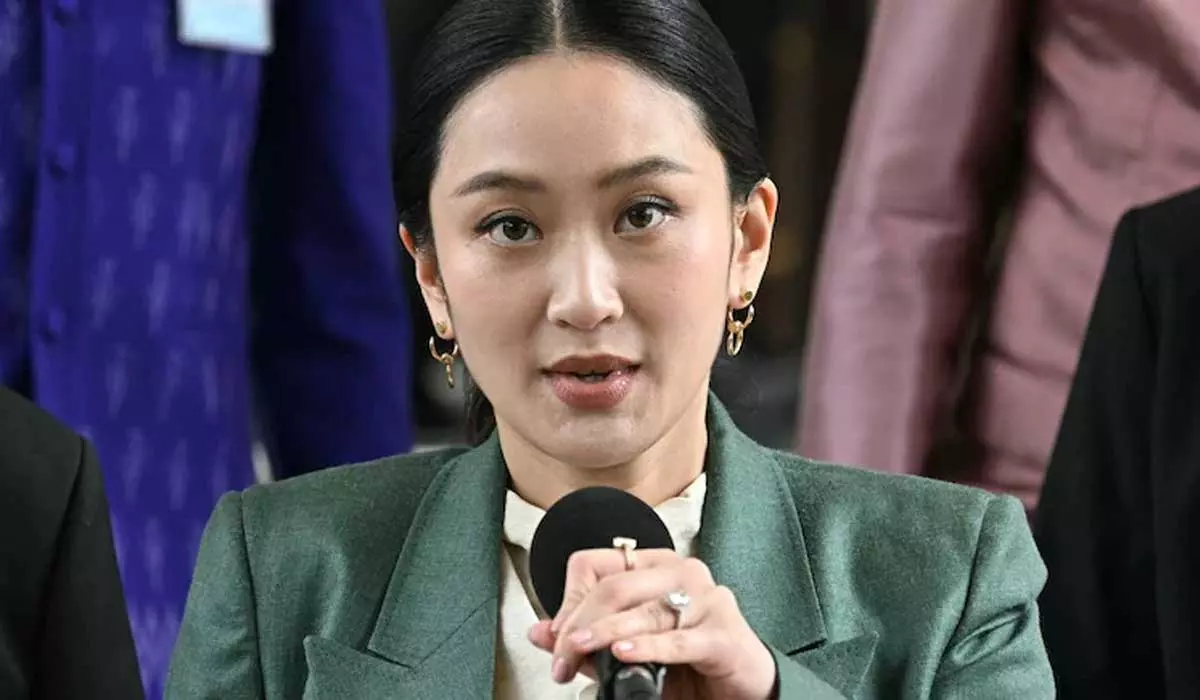 അങ്കിള്‍ വിളി വിനയായി ; തായ്‌ലന്‍ഡ് പ്രധാനമന്ത്രിയെ കോടതി പുറത്താക്കി