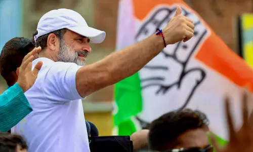 മോദിയെയും മാതാവിനെയും അധിക്ഷേപിച്ചു, ബിഹാറിലെ യാത്ര നിർത്തണം; രാഹുലിനെതിരെ പരാതി നൽകി ബിജെപി