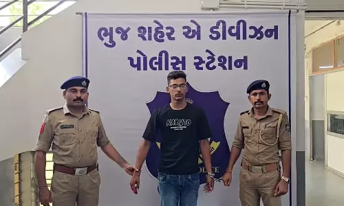 സോഷ്യല്‍ മീഡിയയില്‍ ബ്ലോക്ക് ചെയ്തു; 20കാരിയെ സുഹൃത്ത് കഴുത്തറുത്ത് കൊന്നു