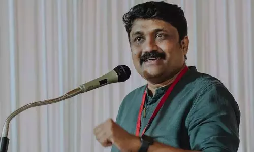 എ.എ റഹീം എംപിയുടെ വ്യാജ ഫോട്ടോ നിർമിച്ചു; കേസെടുത്ത് പൊലീസ് എ.എ റഹീം എംപിയുടെ വ്യാജ ഫോട്ടോ നിർമിച്ചു; കേസെടുത്ത് പൊലീസ്