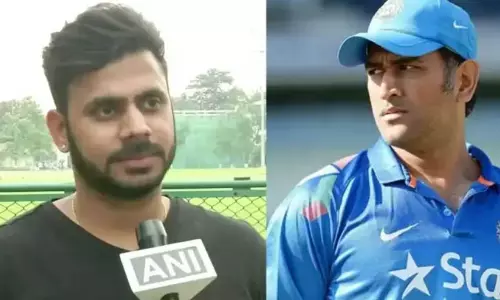 ധോണി തന്നോട് അനീതി കാണിച്ചു, സെവാഗ് സ്വന്തം ബാറ്റിംഗ് പൊസിഷൻ പോലും തനിക്കായി ത്യജിച്ചെന്ന് മനോജ് തിവാരി