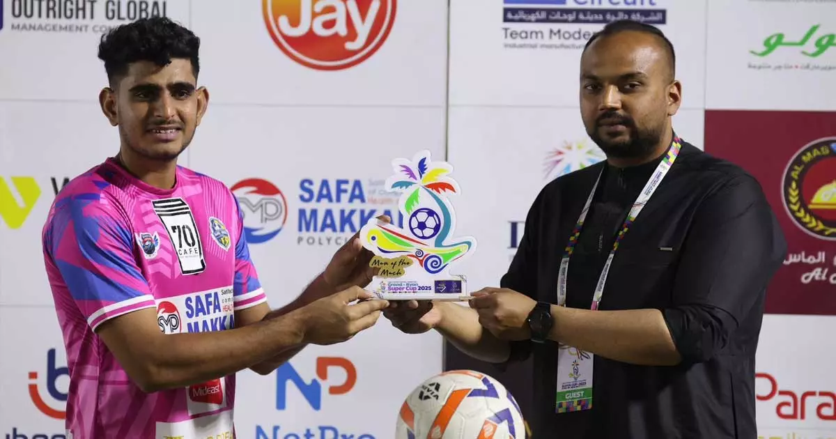 കെഎംസിസി സൂപ്പർ കപ്പ്: യൂത്ത് ഇന്ത്യയും ബ്ലാക്ക് ആൻഡ് വൈറ്റ് എഫ് സിയും കലാശപ്പോരിന്