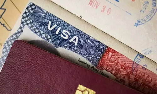 30 സെക്കന്‍ഡ്, മൂന്ന് ചോദ്യങ്ങള്‍; ഇന്ത്യന്‍ ഡോക്ടര്‍ക്ക് അമേരിക്കന്‍ വിസ കിട്ടിയത് ശ്രദ്ധേയമാകുന്നു