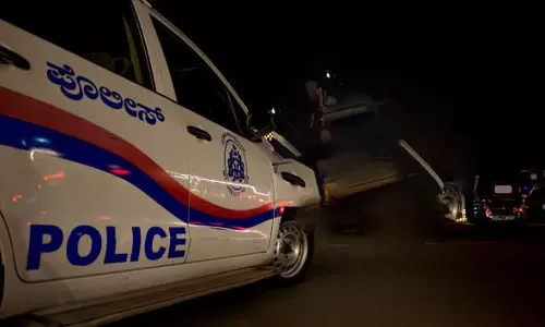 ദുരഭിമാനക്കൊല; കലബുറഗിയില്‍ ഇതര ജാതിക്കാരനായ യുവാവിനെ പ്രണയിച്ച യുവതിയെ പിതാവ് കൊന്നു കത്തിച്ചു