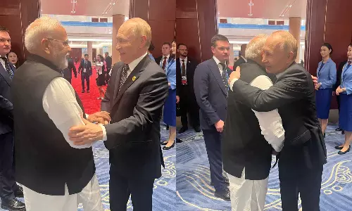 മോദി അടുത്ത സുഹൃത്തെന്ന് പുടിൻ; ഇന്ത്യ- റഷ്യ സഹകരണം ഊട്ടിയുറപ്പിച്ച് കൂടിക്കാഴ്ച മോദി അടുത്ത സുഹൃത്തെന്ന് പുടിൻ; ഇന്ത്യ- റഷ്യ സഹകരണം ഊട്ടിയുറപ്പിച്ച് കൂടിക്കാഴ്ച