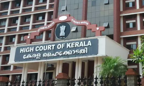 ആൺ സുഹൃത്തുമായി ചേർന്ന് ഭർത്താവിനെ കഴുത്തുഞെരിച്ച് കൊലപ്പെടുത്തിയ കേസ്; ഭാര്യയുടെ ജീവപര്യന്തം ശിക്ഷ ശരിവെച്ച് ഹൈക്കോടതി ആൺ സുഹൃത്തുമായി ചേർന്ന് ഭർത്താവിനെ കഴുത്തുഞെരിച്ച് കൊലപ്പെടുത്തിയ കേസ്; ഭാര്യയുടെ ജീവപര്യന്തം ശിക്ഷ ശരിവെച്ച് ഹൈക്കോടതി