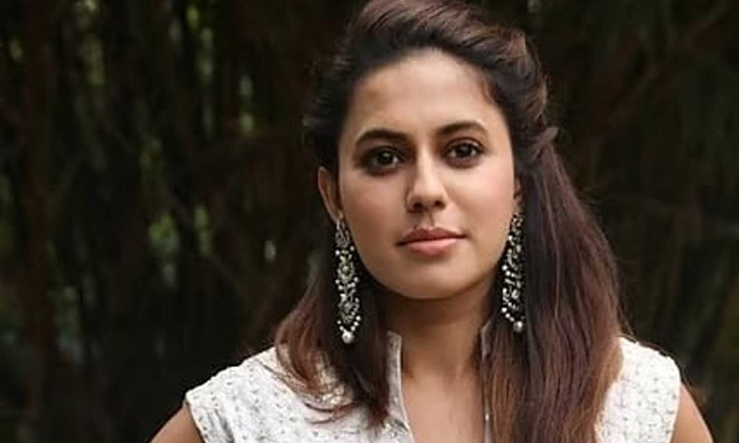 സ്വര്‍ണക്കടത്ത് കേസില്‍ നടി രന്യ റാവുവിന് 102 കോടി രൂപ പിഴ