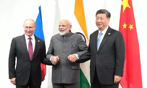 ഇനി ഒന്നിച്ച് നേരിടും; പുതിയ സൗഹൃദത്തിന് തുടക്കം കുറിച്ച് ഇന്ത്യയും ചൈനയും റഷ്യയും