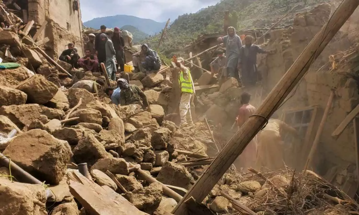 Hope fades for finding survivors after Afghan quake kills more than 1,400 Hope fades for finding survivors after Afghan quake kills more than 1,400