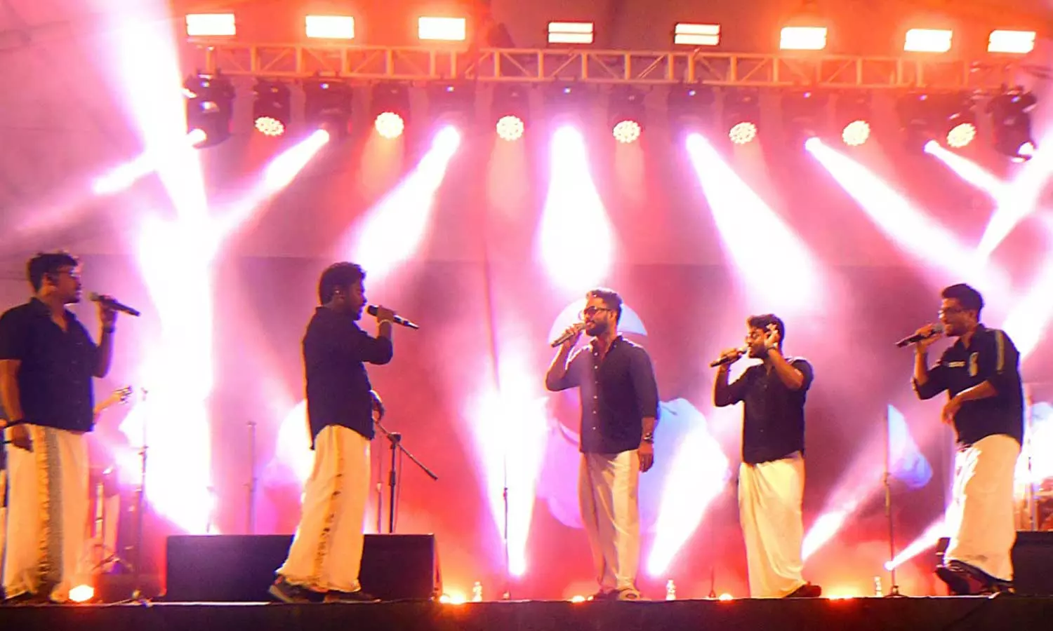 പുതുസംഗീതത്തിന്റെ കടലലകളുമായി മാധ്യമം ആല്‍മരത്തണലില്‍ ഒരോണം