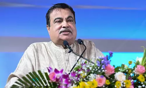 ജനങ്ങളെ ഏറ്റവും നന്നായി വിഡ്ഢികളാക്കാന് കഴിയുന്നയാൾക്ക് മികച്ച നേതാവാകാൻ കഴിയുമെന്ന് കേന്ദ്രമന്ത്രി നിതിന് ഗഡ്കരി; സത്യവചനമെന്ന് കോണ്ഗ്രസ് ജനങ്ങളെ ഏറ്റവും നന്നായി വിഡ്ഢികളാക്കാന് കഴിയുന്നയാൾക്ക് മികച്ച നേതാവാകാൻ കഴിയുമെന്ന് കേന്ദ്രമന്ത്രി നിതിന് ഗഡ്കരി; സത്യവചനമെന്ന് കോണ്ഗ്രസ്