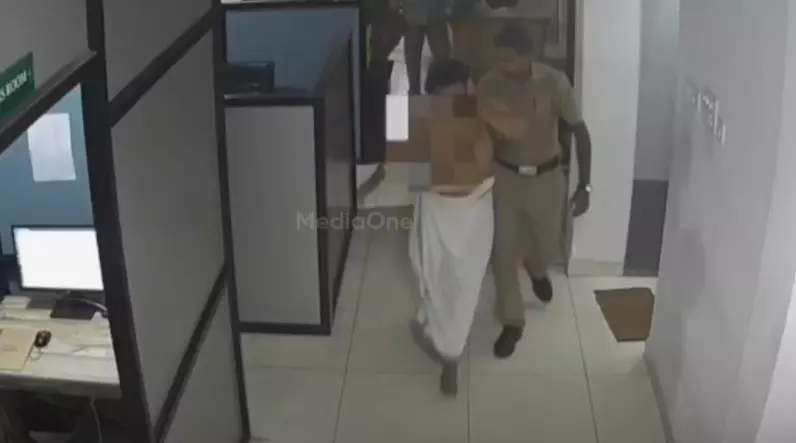 യൂത്ത് കോൺഗ്രസ് നേതാവിനെതിരായ പൊലീസ് അതിക്രമം; മർദനം സ്ഥിരീകരിച്ച് ക്രൈം റെക്കോർഡ്സ് ബ്യൂറോ യൂത്ത് കോൺഗ്രസ് നേതാവിനെതിരായ പൊലീസ് അതിക്രമം; മർദനം സ്ഥിരീകരിച്ച് ക്രൈം റെക്കോർഡ്സ് ബ്യൂറോ