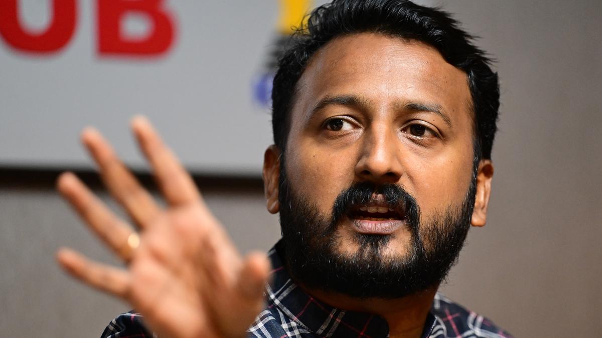 ഗര്‍ഭച്ഛിദ്രത്തിന് നിര്‍ബന്ധിച്ച് സന്ദേശം അയച്ചു; രാഹുല്‍ മാങ്കൂട്ടത്തിലിനെതിരായ കേസിലെ എഫ്ഐആര്‍ പുറത്ത്