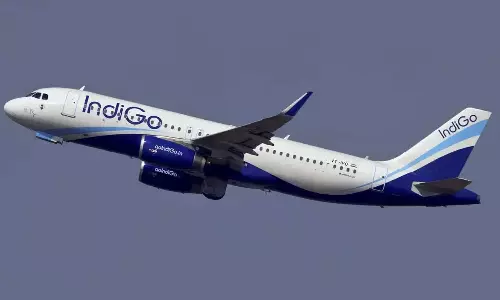 ഹര ഹര മഹാദേവ ചൊല്ലണമെന്ന് ആവശ്യം; ഡൽഹി-കൊൽക്കത്ത വിമാനത്തിൽ മദ്യപിച്ചെത്തി ബഹളം വെച്ച് യാത്രക്കാരൻ