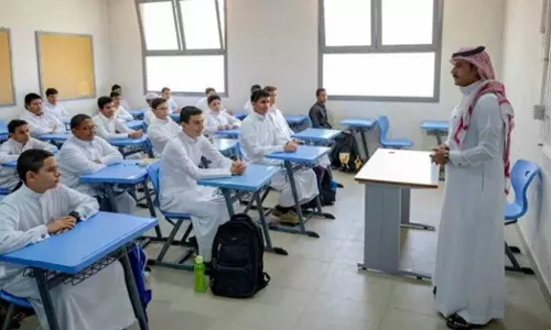 Digital punching system in Saudi schools from Sunday