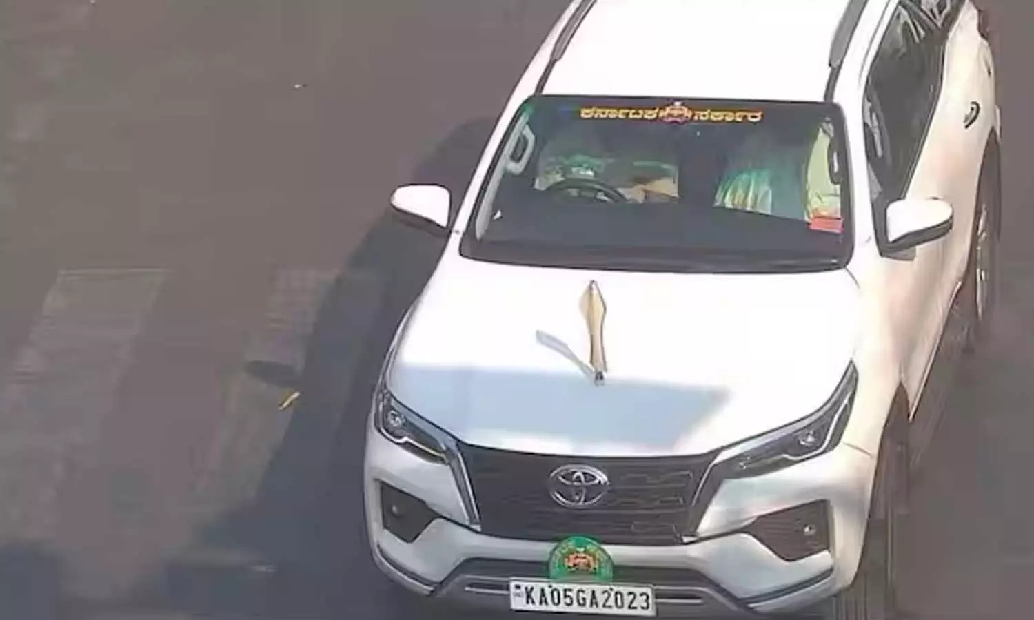 അമിതവേഗതയ്ക്കും സീറ്റ് ബെല്‍റ്റ് ധരിക്കാത്തതിനും ലഭിച്ചത് എഴ് നോട്ടീസുകള്‍; മുഖ്യമന്ത്രിയെക്കൊണ്ട് പിഴയടപ്പിച്ച് കര്‍ണാടക പൊലീസ്