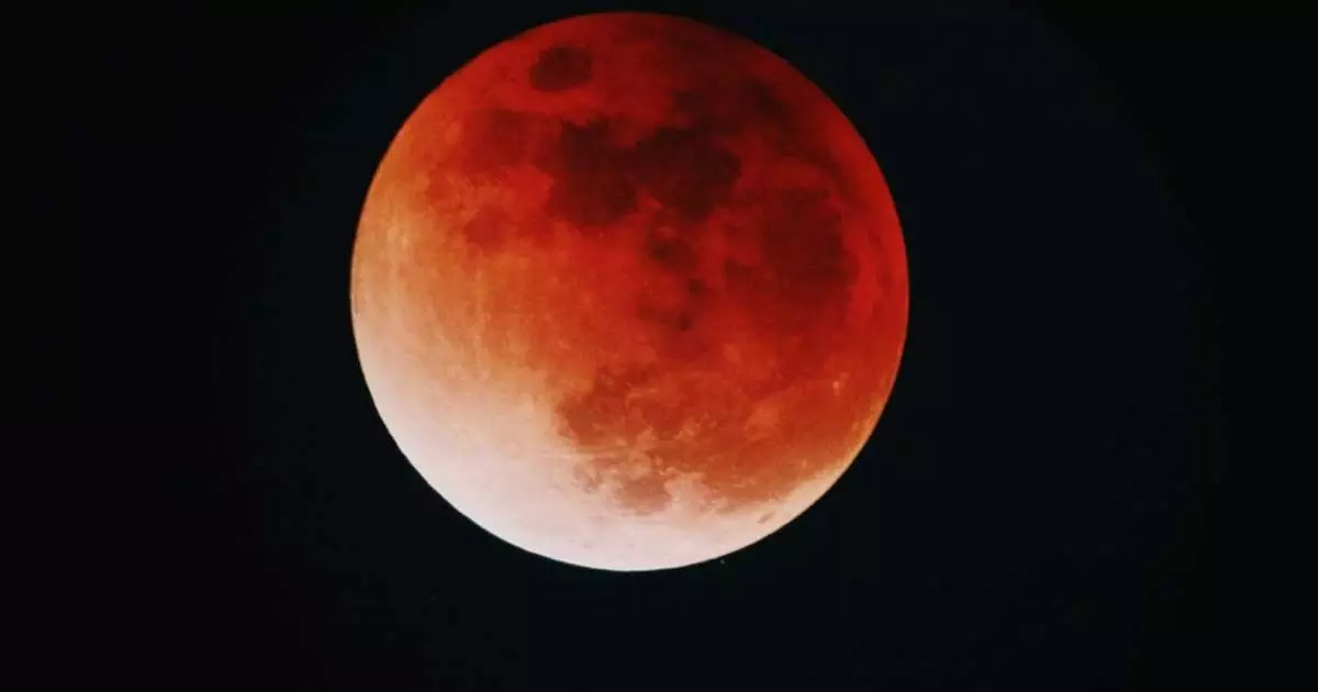 ഒമാനിൽ നാളെ അപൂർവ പൂർണ ചന്ദ്ര​ഗ്രഹണം ദൃശ്യമാകും