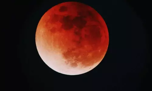 ഒമാനിൽ നാളെ അപൂർവ പൂർണ ചന്ദ്ര​ഗ്രഹണം ദൃശ്യമാകും