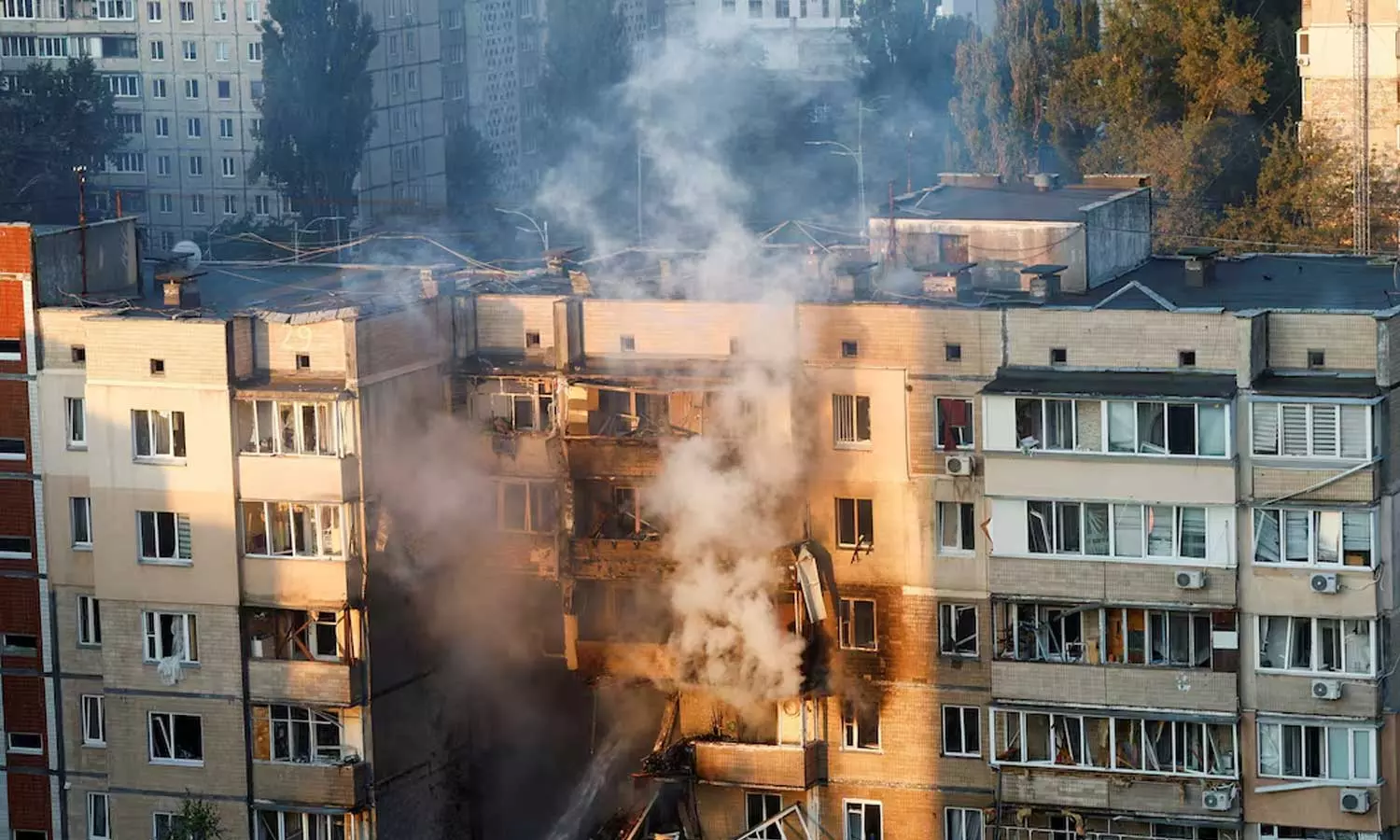 800 ഡ്രോണുകളും 13 മിസൈലുകളും: യുക്രൈനെ ആക്രമിച്ച് റഷ്യ, തിരിച്ചടിച്ച് യുക്രൈനും 800 ഡ്രോണുകളും 13 മിസൈലുകളും: യുക്രൈനെ ആക്രമിച്ച് റഷ്യ, തിരിച്ചടിച്ച് യുക്രൈനും
