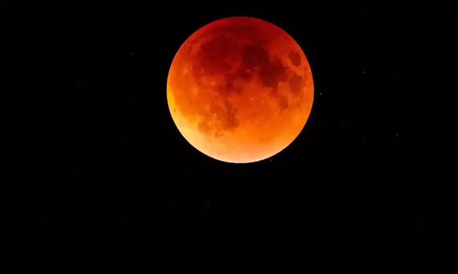 ചന്ദ്രൻ ചുവപ്പണിയും; കുവൈത്തിൽ ഇന്ന് രാത്രി പൂർണ ചന്ദ്രഗ്രഹണം ദൃശ്യമാകും