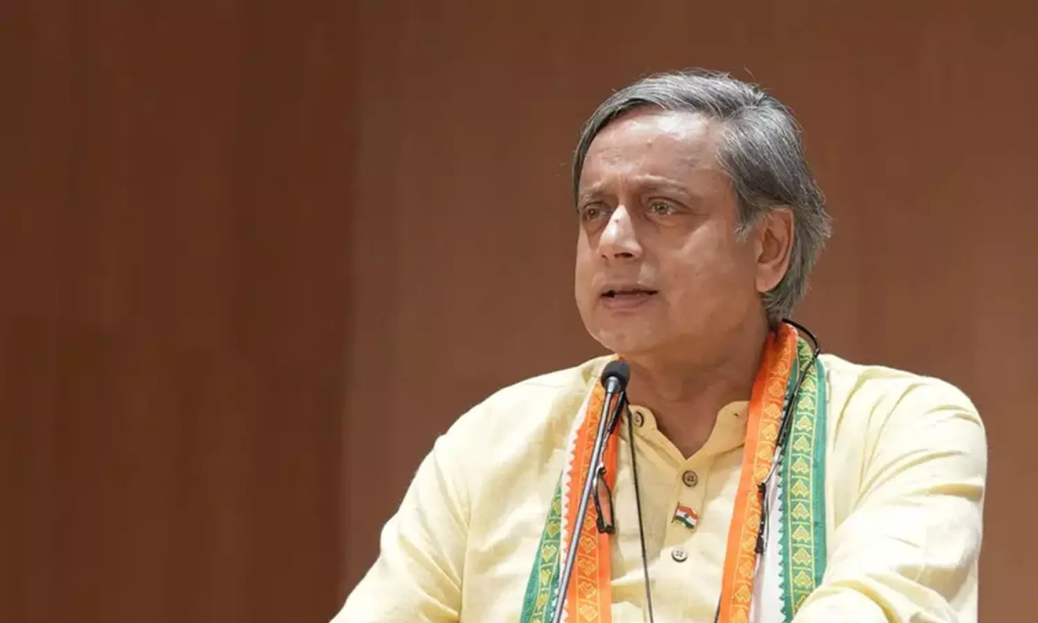 വോട്ടർ പട്ടിക വർഷം തോറും പുതുക്കുന്നത് നല്ലത് പരിഷ്കരണത്തെ പിന്തുണച്ച് ശശി തരൂർ വോട്ടർ പട്ടിക വർഷം തോറും പുതുക്കുന്നത് നല്ലത് പരിഷ്കരണത്തെ പിന്തുണച്ച് ശശി തരൂർ