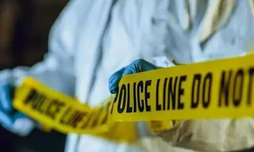 അമീബിക് മസ്തിഷ്ക ജ്വരം ബാധിച്ച് മരിച്ച ഒമ്പത് വയസുകാരിയുടെ പിതാവ് ഡോക്ടറെ വെട്ടി അമീബിക് മസ്തിഷ്ക ജ്വരം ബാധിച്ച് മരിച്ച ഒമ്പത് വയസുകാരിയുടെ പിതാവ് ഡോക്ടറെ വെട്ടി