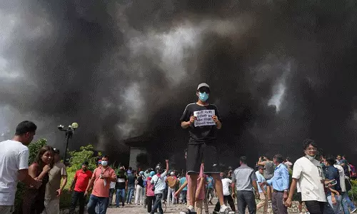 അയൽരാജ്യത്തെ സ്ഥിതിഗതികൾ സൂക്ഷ്മമായി നിരീക്ഷിച്ച് ഇന്ത്യ; കോഴിക്കോട് നിന്നുള്ള സംഘം നേപ്പാളിൽ കുടുങ്ങി