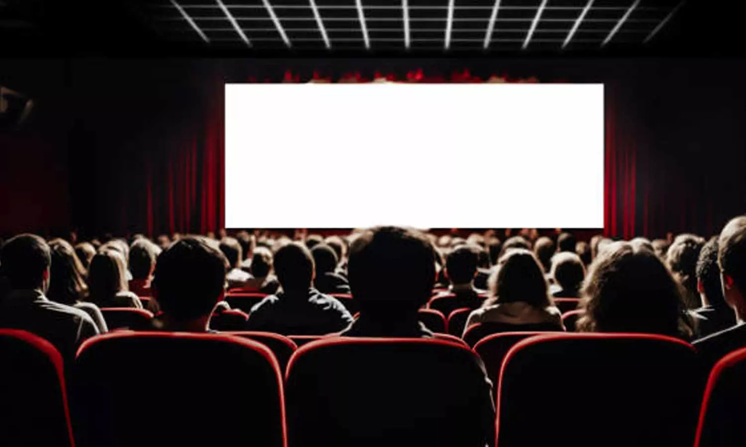 കൺജുറിംഗ് സിനിമ കാണുന്നതിനിടെ ഭാര്യക്ക് കഥപറഞ്ഞു കൊടുത്ത് ഭര്‍ത്താവ്; തൊട്ടടുത്തിരുന്നവര്‍ക്ക് സഹികെട്ടു , ഒടുവില്‍ കയ്യാങ്കളി