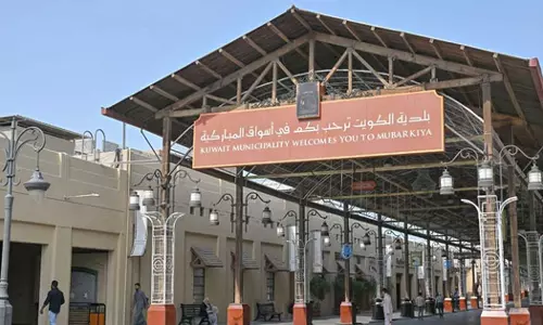 മുബാറക്കിയ മാർക്കറ്റിൽ ശീതീകരിച്ച നടപ്പാതകൾ വരുന്നു