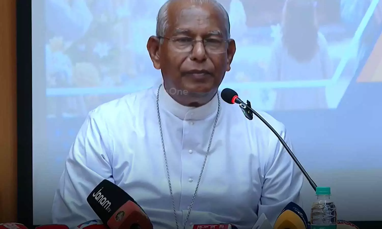 മതപരിതവർത്തന നിയമം ശക്തമാക്കുന്നത് ന്യൂനപക്ഷങ്ങളെ ആക്രമിക്കാൻ;ആർച്ച് ബിഷപ്പ് മാർ ആൻഡ്രൂസ് താഴത്ത് മതപരിതവർത്തന നിയമം ശക്തമാക്കുന്നത് ന്യൂനപക്ഷങ്ങളെ ആക്രമിക്കാൻ;ആർച്ച് ബിഷപ്പ് മാർ ആൻഡ്രൂസ് താഴത്ത്