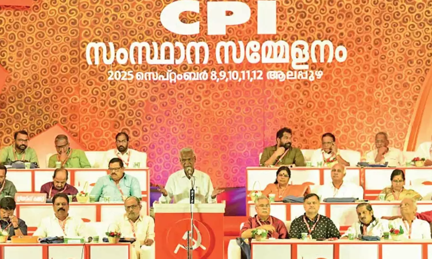 കേരള പൊലീസിന്റെ അടിത്തട്ട് മുതൽ ക്രിമിനൽ ബന്ധമുള്ളവരാണ്; സിപിഐ സംസ്ഥാന സമ്മേളനത്തിൽ ആഭ്യന്തരവകുപ്പിനും പൊലീസിനും രൂക്ഷവിമർശനം