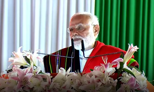 ആക്രമണങ്ങൾ മണിപ്പൂരിന്റെ സൗന്ദര്യം കെടുത്തി സംഘർഷബാധിത പ്രദേശങ്ങൾ സന്ദർശിച്ച് നരേന്ദ്ര മോദി ആക്രമണങ്ങൾ മണിപ്പൂരിന്റെ സൗന്ദര്യം കെടുത്തി സംഘർഷബാധിത പ്രദേശങ്ങൾ സന്ദർശിച്ച് നരേന്ദ്ര മോദി