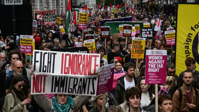 ലണ്ടൻ നഗരം സ്തംഭിപ്പിച്ച് കുടിയേറ്റ വിരുദ്ധരുടെ പ്രതിഷേധം; ഒരു ലക്ഷത്തിലധികം പേര്‍ പങ്കെടുത്തു, നിരവധി പേര്‍ അറസ്റ്റിൽ