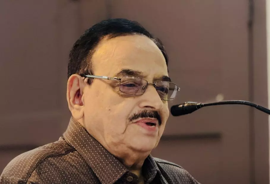 സ്വന്തം നിലനിൽപ് ചോദ്യം ചെയ്യപ്പെടുമ്പോൾ ഒരു ഉളുപ്പുമില്ലാതെ മാധ്യമങ്ങൾക്ക് മുമ്പിൽ വന്ന് പച്ചക്കള്ളം പറയുകയാണ് ജലീൽ; പി.കെ അബ്ദുറബ്ബ് സ്വന്തം നിലനിൽപ് ചോദ്യം ചെയ്യപ്പെടുമ്പോൾ ഒരു ഉളുപ്പുമില്ലാതെ മാധ്യമങ്ങൾക്ക് മുമ്പിൽ വന്ന് പച്ചക്കള്ളം പറയുകയാണ് ജലീൽ; പി.കെ അബ്ദുറബ്ബ്