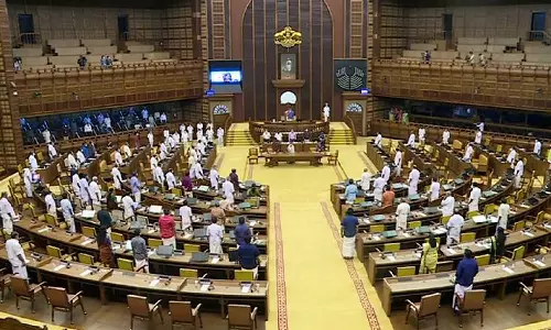 സ്റ്റേഷൻ മർദനങ്ങൾ ഉന്നയിക്കാൻ പ്രതിപക്ഷം, രാഹുൽ വിഷയം പ്രധാന ആയുധമാക്കാൻ ഭരണപക്ഷം; വിവാദങ്ങൾക്കിടെ നിയമസഭാ സമ്മേളനത്തിന് നാളെ തുടക്കം