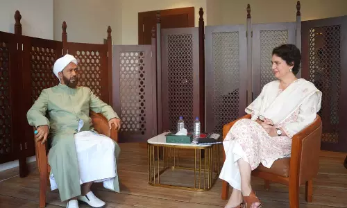 ഹക്കിം അസ്ഹരിയെ സന്ദര്‍ശിച്ച് പ്രിയങ്ക ഗാന്ധി